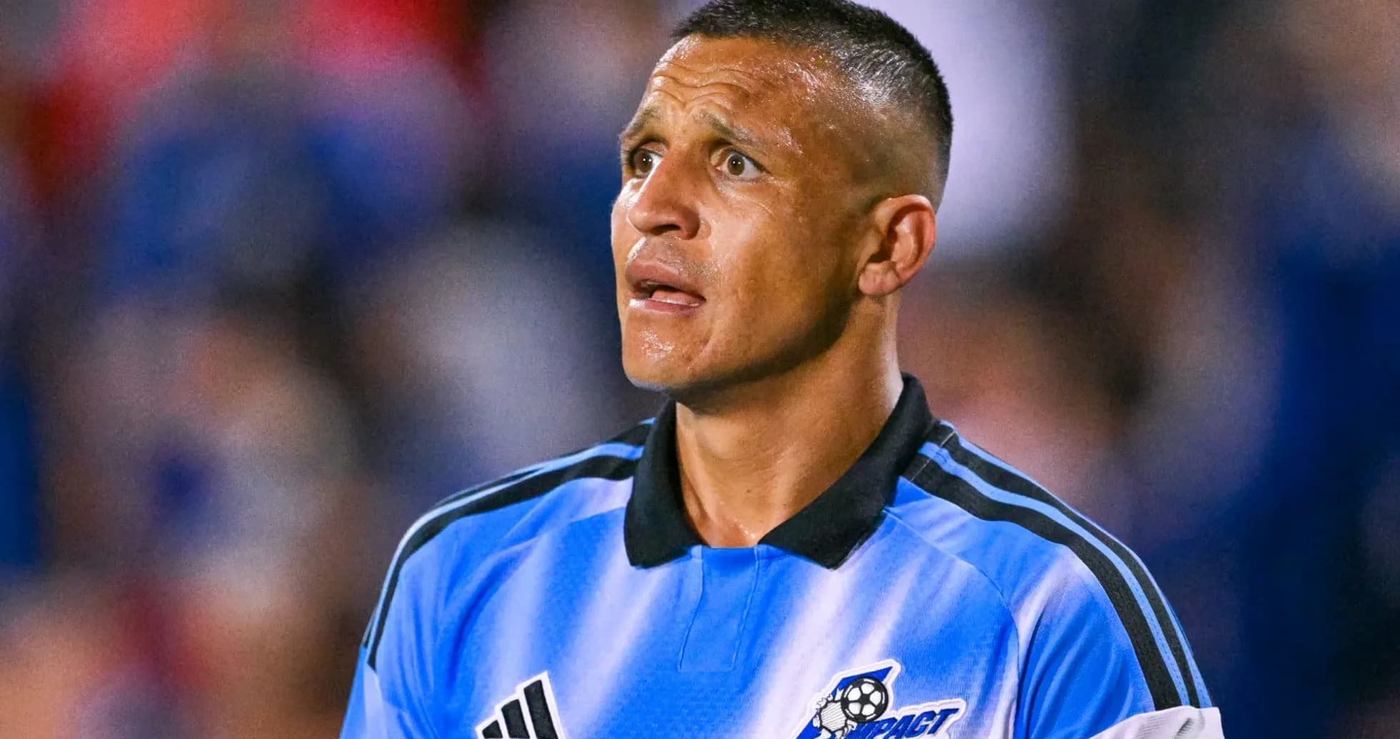 Joueur de l'Impact de Montréal en uniforme bleu
