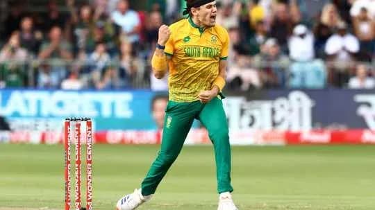 Joueur sud-africain célébrant après un wicket