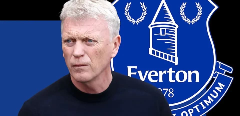 David Moyes with Everton logo in background