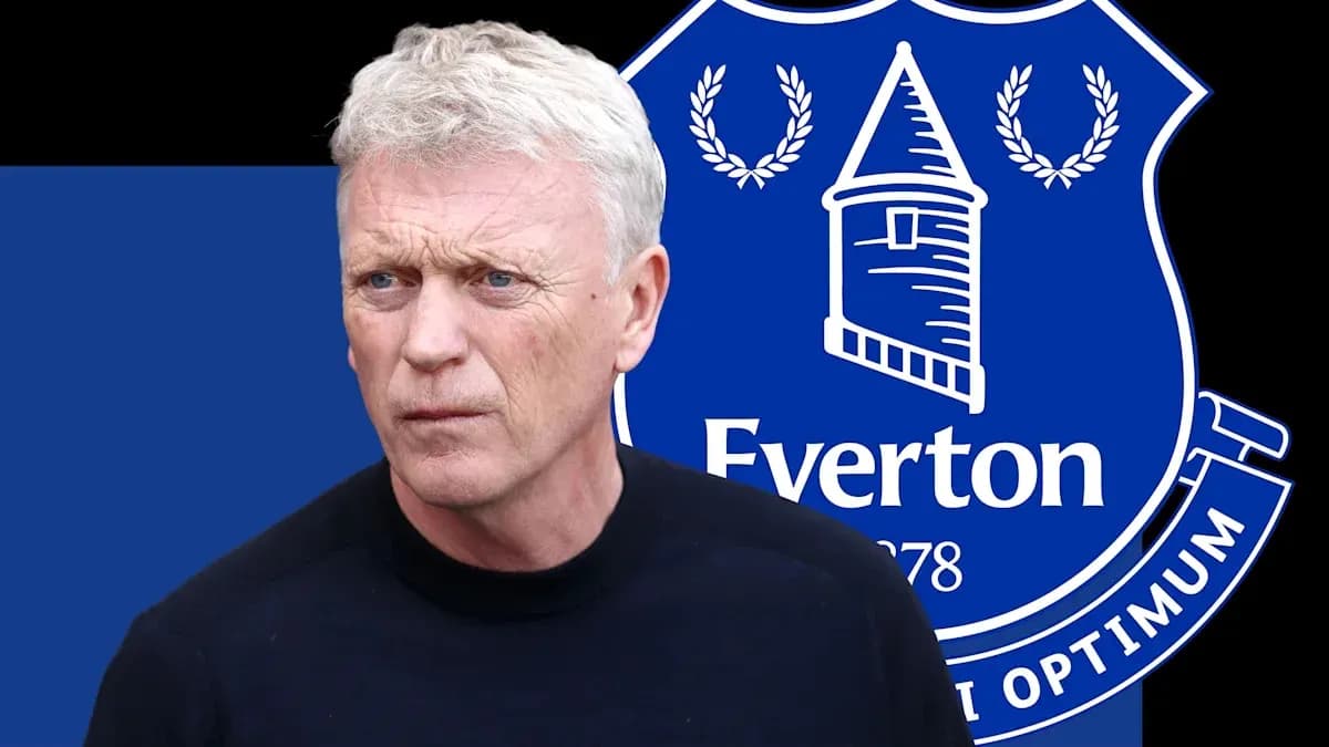 David Moyes with Everton logo in background