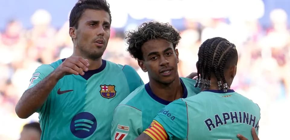 Joueurs du FC Barcelone célébrant un but