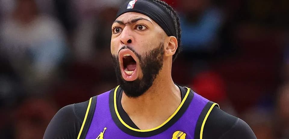 Joueur des Lakers célébrant un point marqué