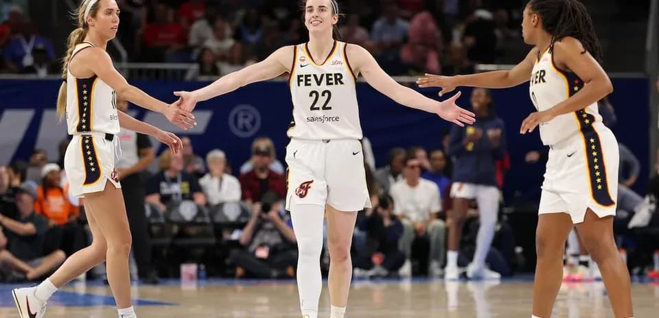 Joueuses de la Fever célébrant un point marqué