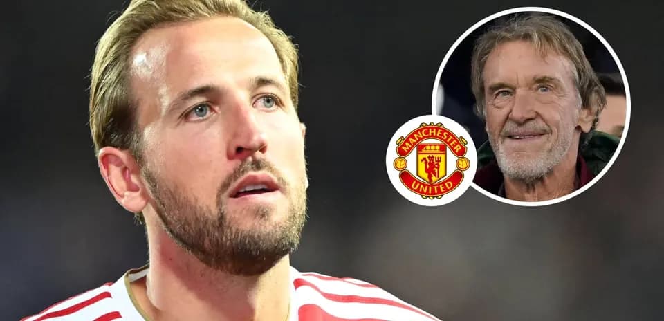 Joueur de Manchester United en concentration avec logo