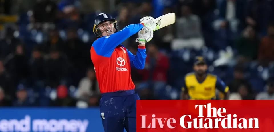Joueur anglais frappant la balle lors d'un match de cricket