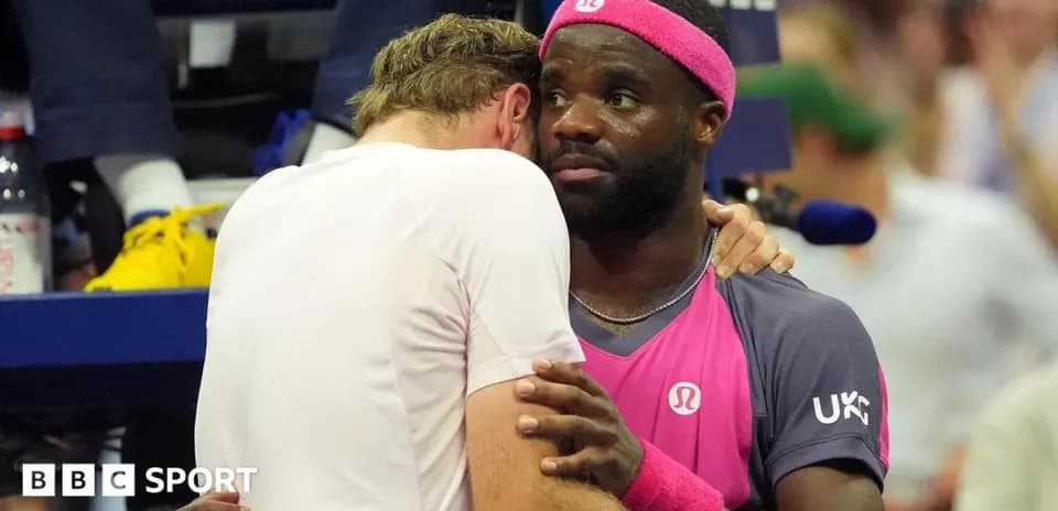 Deux joueurs se réconfortant après un match