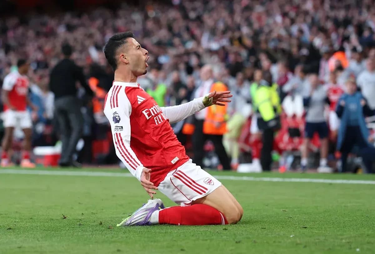 Joueur d'Arsenal célébrant un but au stade