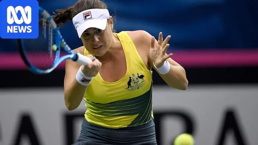 Joueuse de tennis frappant la balle en match