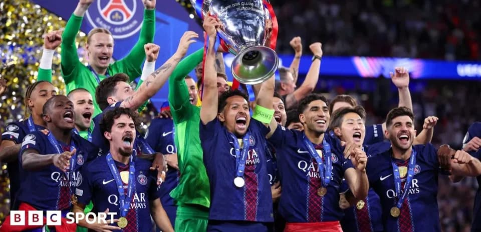 Joueurs du PSG célébrant la victoire en Ligue des champions