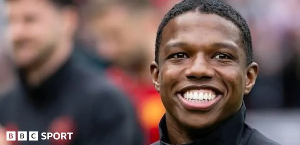 Joueur souriant avant le début du match