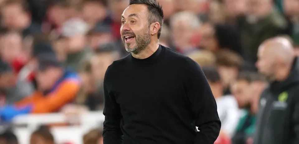Entraîneur sur le banc pendant un match