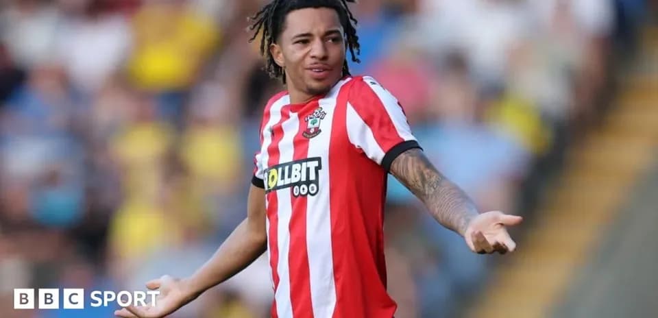 Joueur de Southampton gesticulant pendant un match