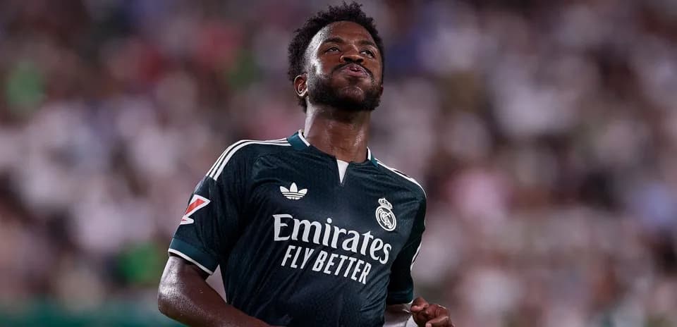 Joueur de football de Real Madrid sur le terrain