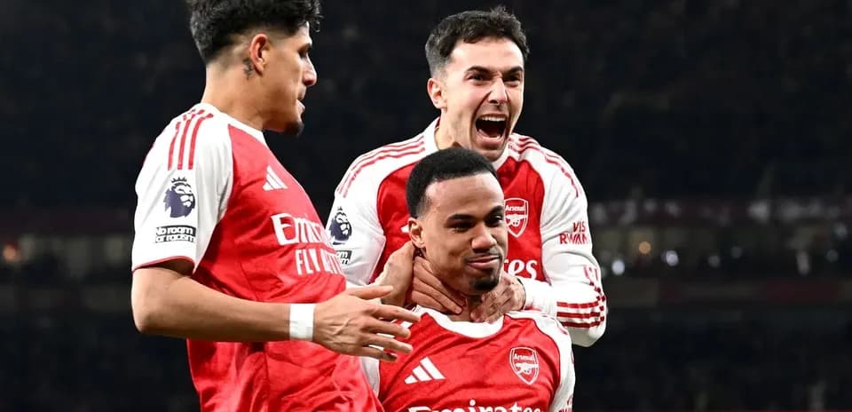 Joueurs d'Arsenal célébrant un but