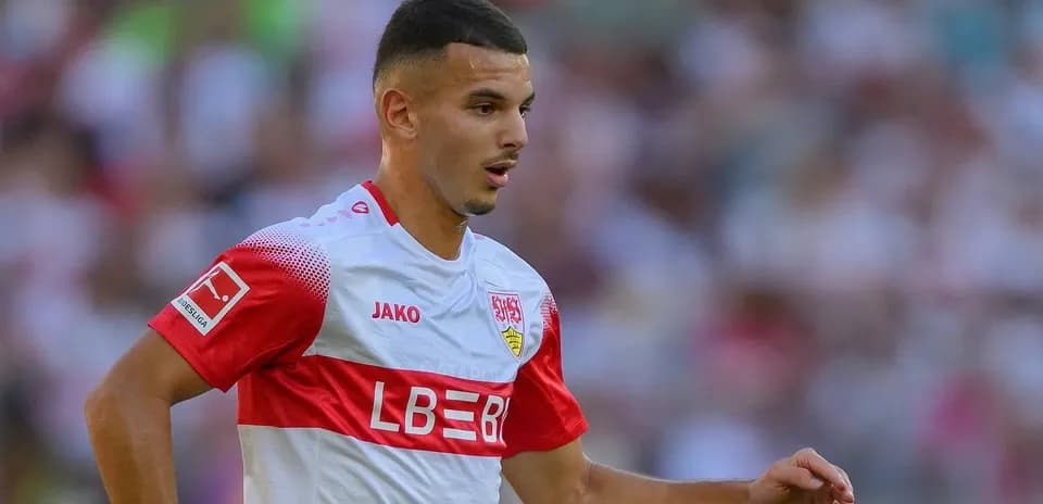Joueur du VfB Stuttgart en action sur le terrain