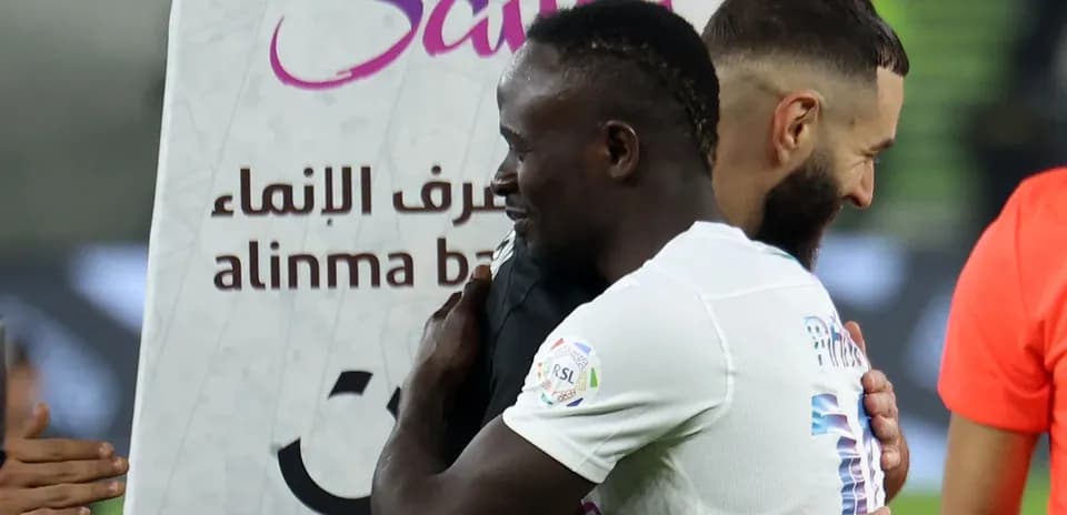 Joueurs se félicitant après un match