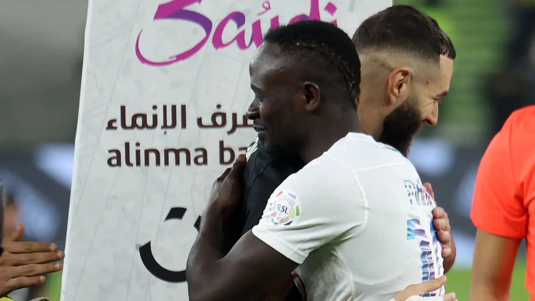 Joueurs se félicitant après un match