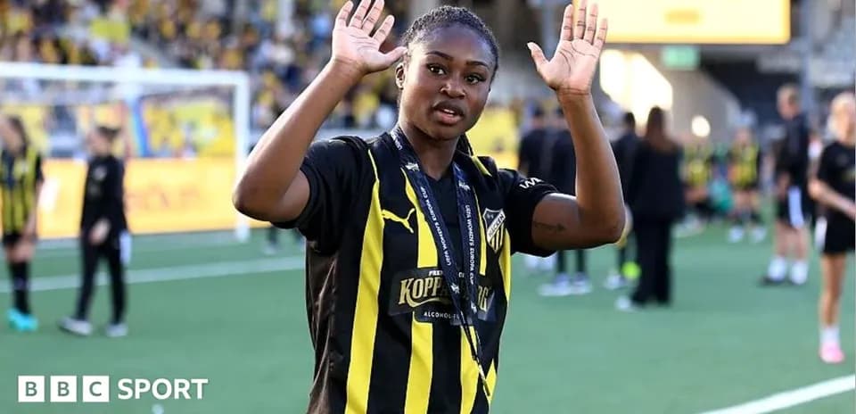 Joueuse saluant les fans sur le terrain