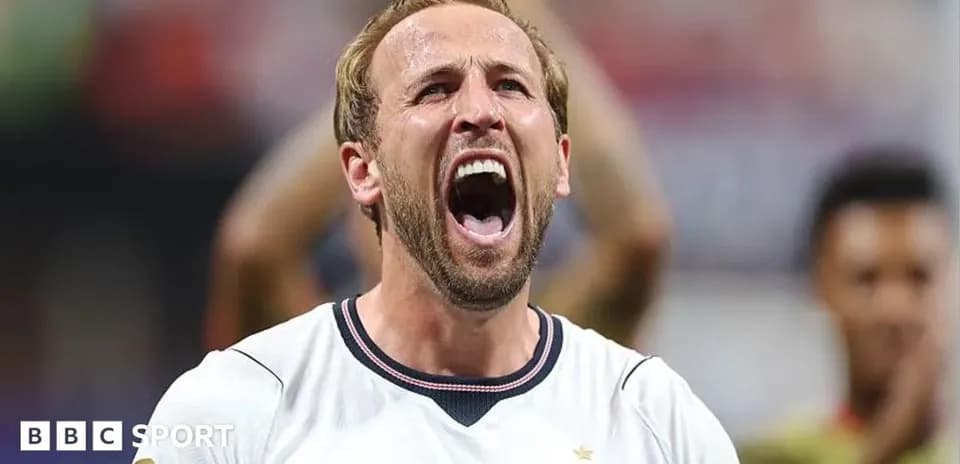 Joueur anglais célébrant un but lors d'un match