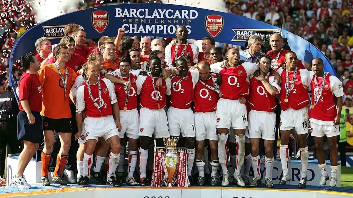 Équipe d'Arsenal célébrant le titre de champions