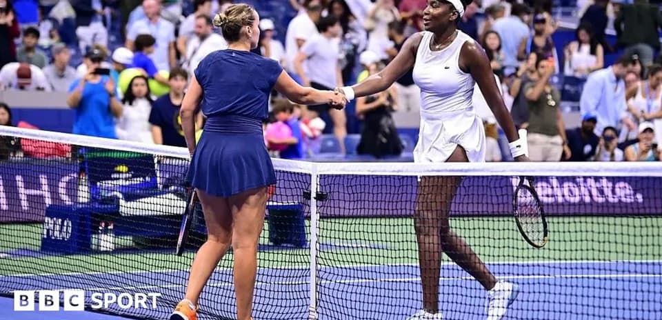 Joueuses se serrant la main après le match
