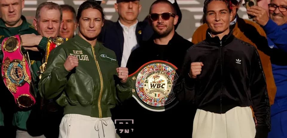 Katie Taylor et adversaire lors de la pesée
