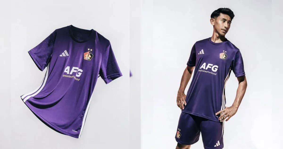 Maillot de football violet avec logo et sponsor Maillot de football violet avec logo et sponsor