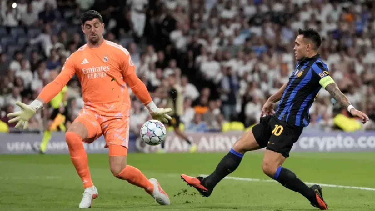 Gardien de but de Real Madrid face à Lautaro Martinez