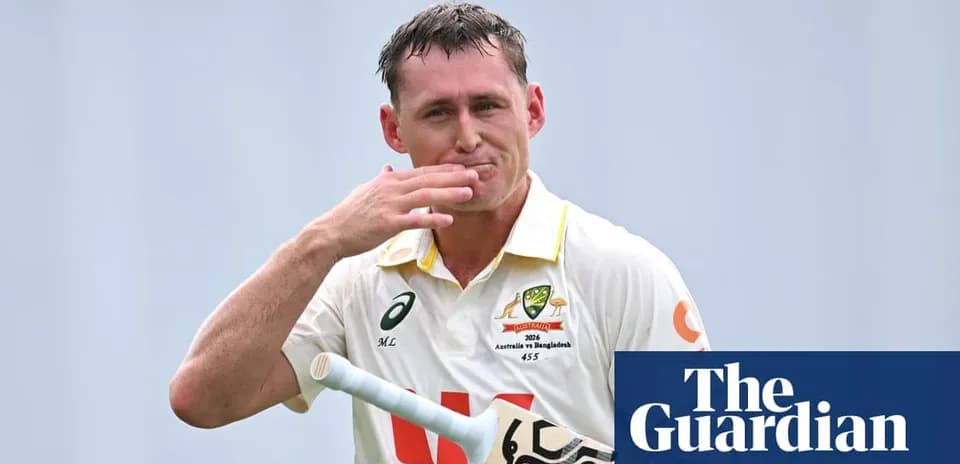 Joueur de cricket australien saluant après un innings