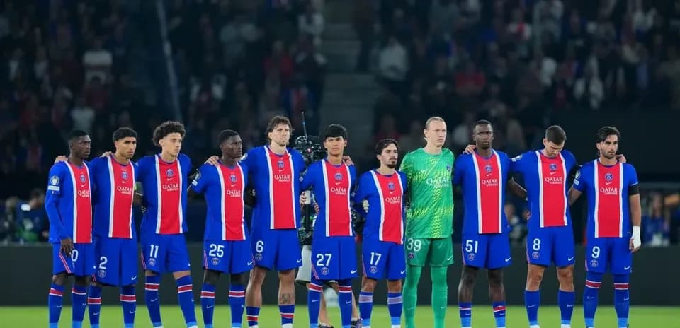 Équipe de Paris Saint-Germain alignée avant le match