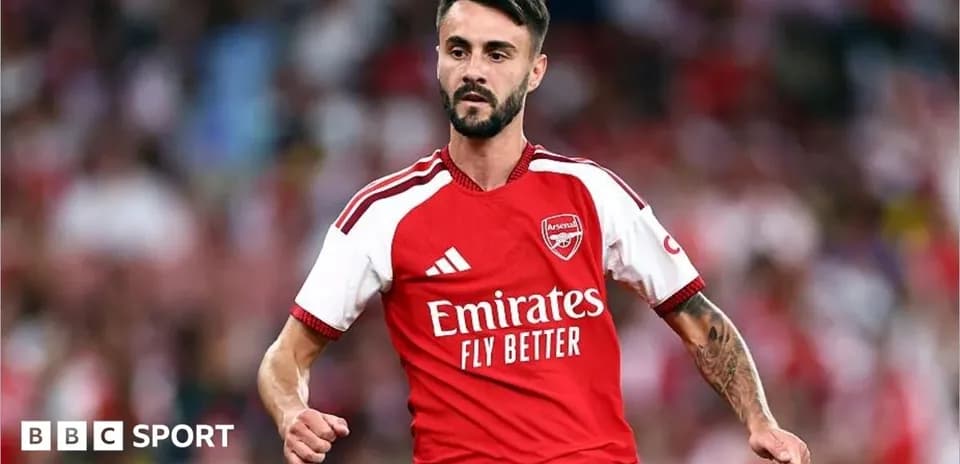 Joueur d'Arsenal en action sur le terrain
