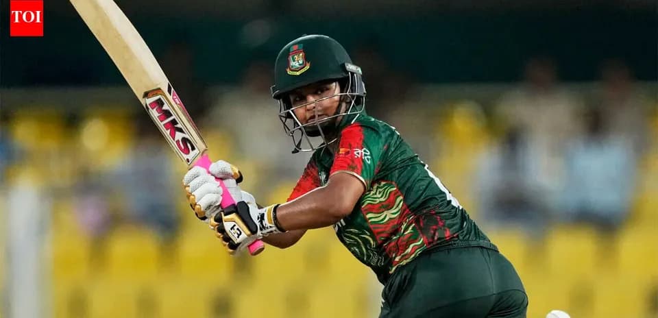 Joueur de cricket frappant la balle avec une batte