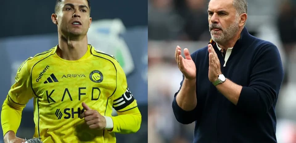 Cristiano Ronaldo et l'entraîneur applaudissant
