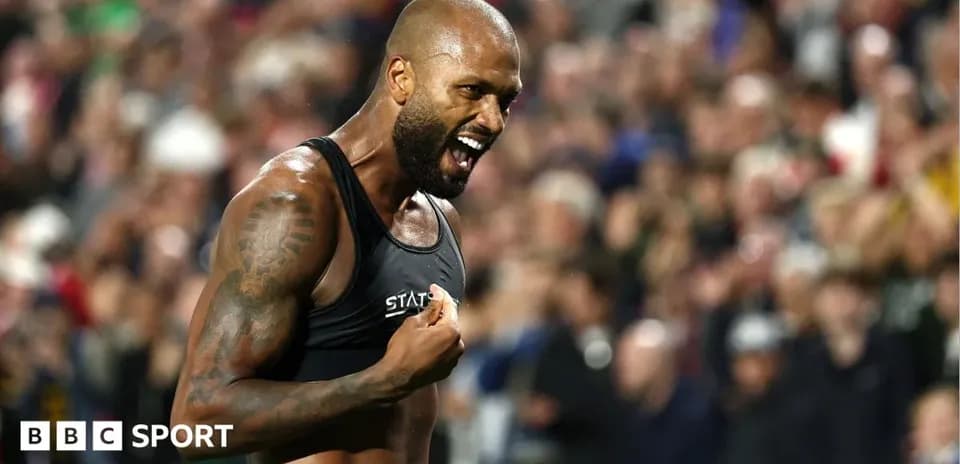 Joueur célébrant un moment fort dans le match