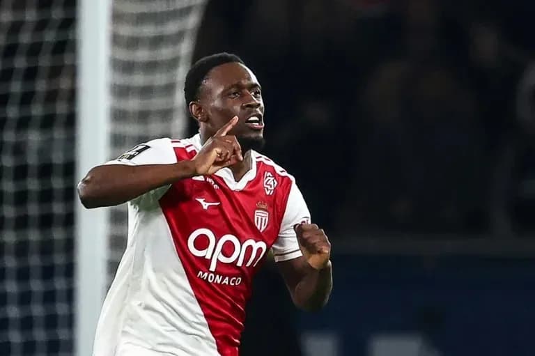 Joueur de l'AS Monaco célébrant un but