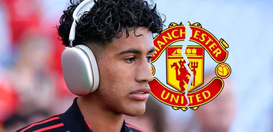Joueur portant des écouteurs avant un match de Manchester United