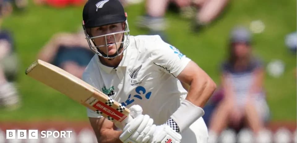 Joueur de cricket frappant la balle au stade
