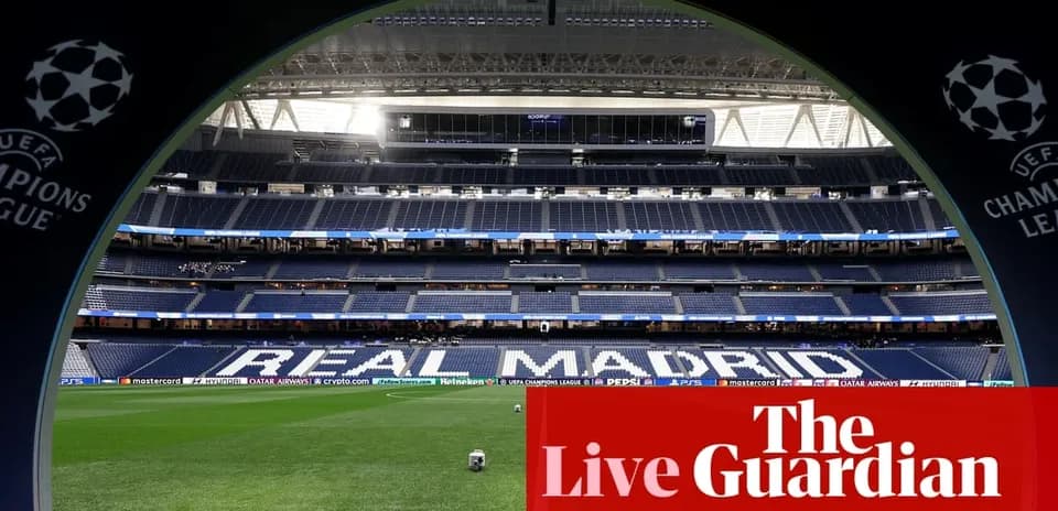Vue du stade avec inscription REAL MADRID en avant-plan