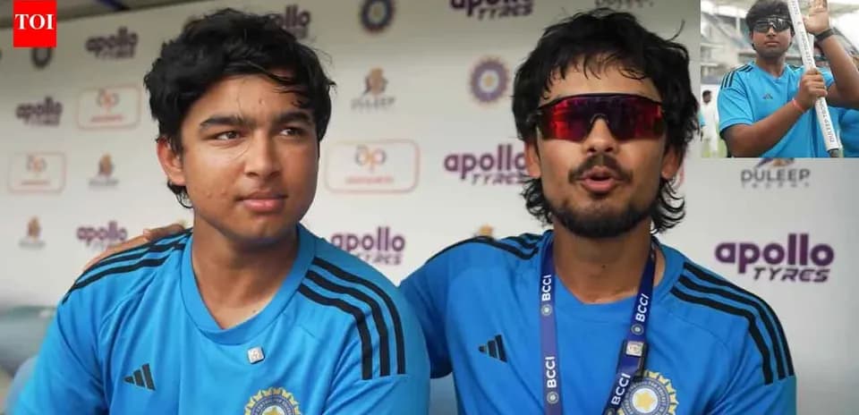 Deux jeunes joueurs de cricket en interview