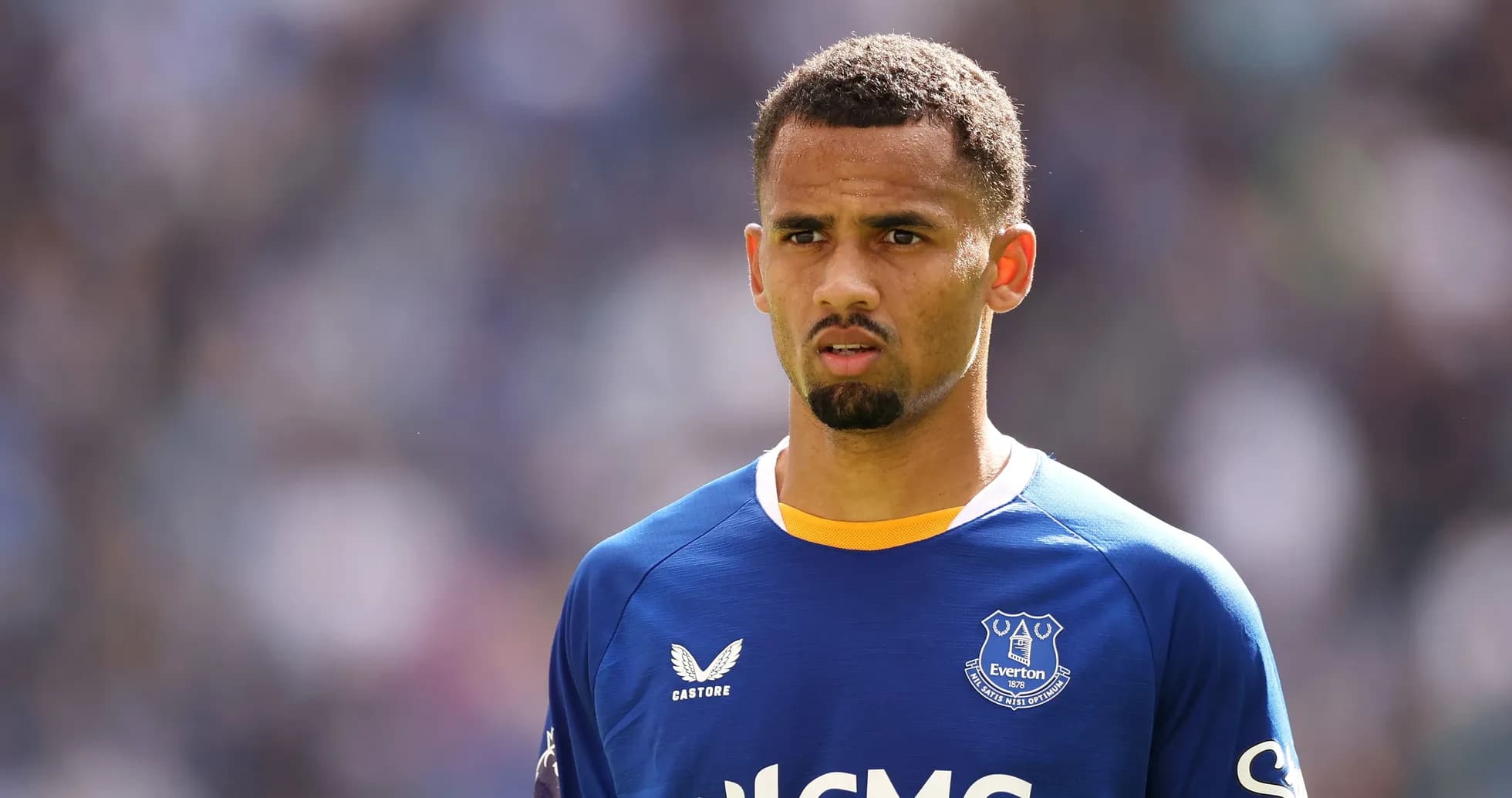 Joueur d'Everton en tenue sur le terrain