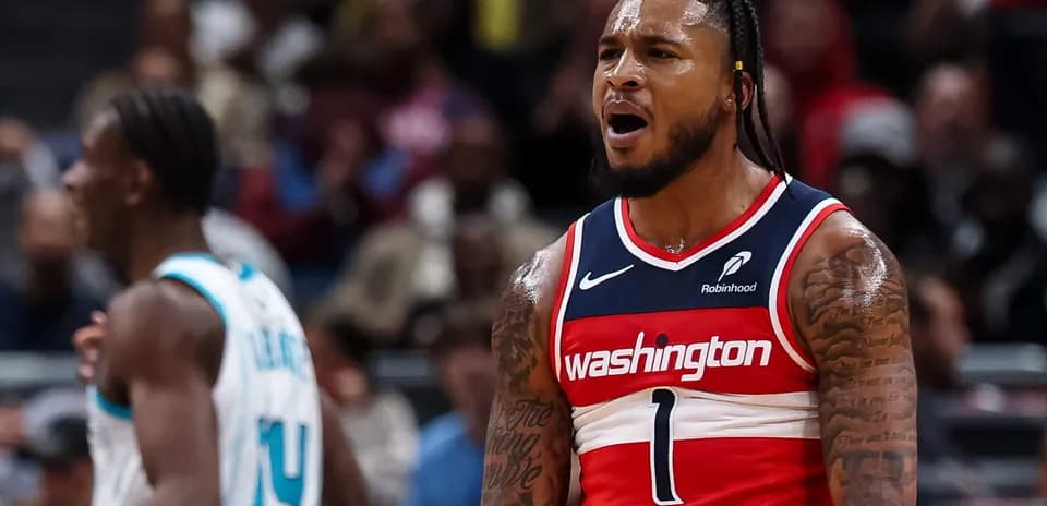 Joueur des Wizards célébrant un point marqué