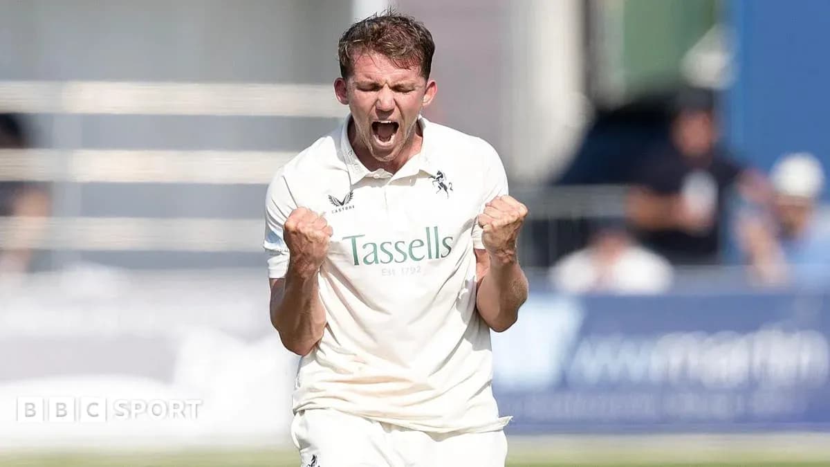 Joueur de cricket célébrant après un wicket