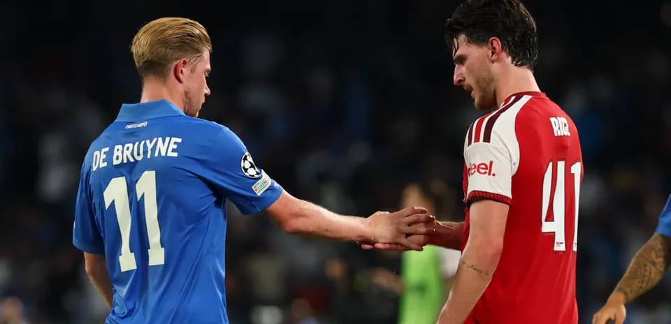 De Bruyne et Rice se serrent la main après le match