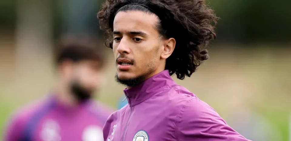 Joueur s'entraînant avec l'équipe de Manchester City