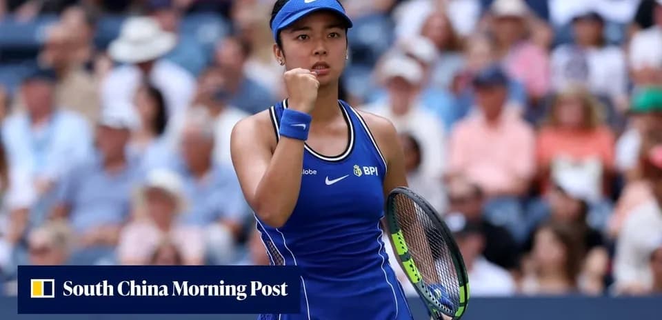 Joueuse de tennis célébrant un point sur le court