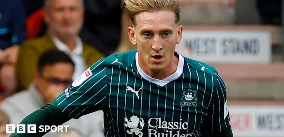 Joueur de Plymouth Argyle en action sur le terrain