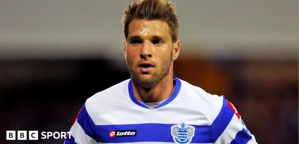 Joueur de QPR en action sur le terrain