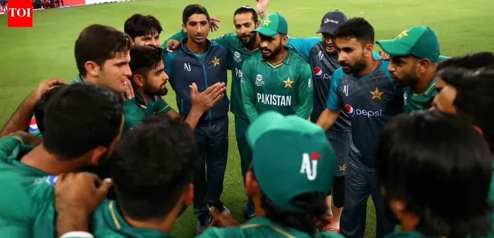 Équipe du Pakistan en cercle pendant une discussion stratégique