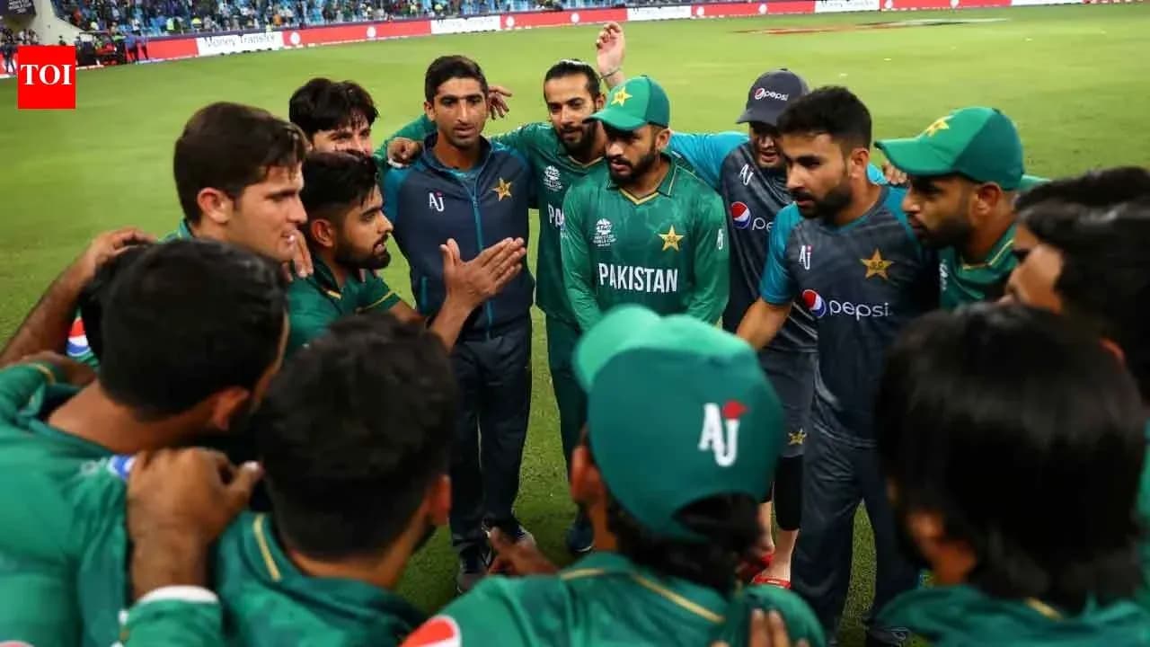 Équipe du Pakistan en cercle pendant une discussion stratégique