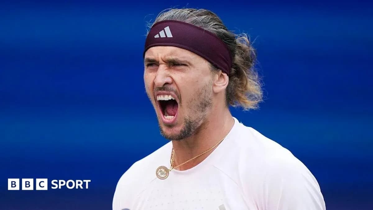 Joueur de tennis criant sur le court